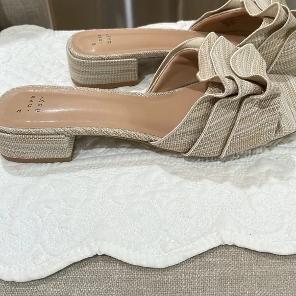 A New Day, beautiful slide sandals,  size 10 never worn! NWOT - Picture 6 of 8